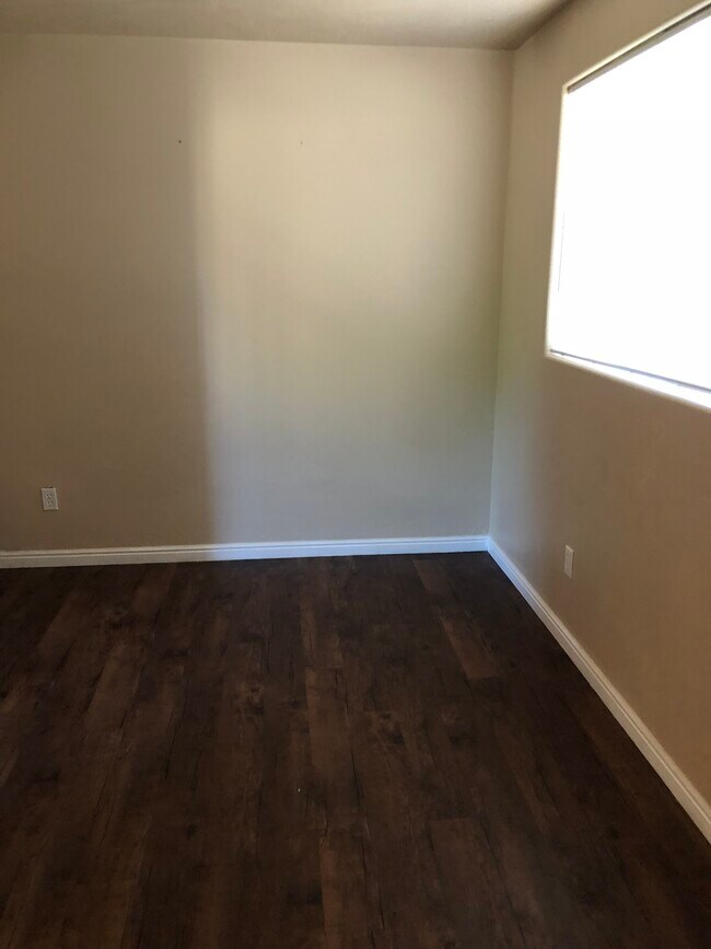 Foto del edificio - 664 N 2720 E