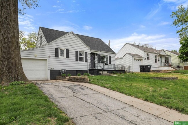 Building Photo - 1322 S 51st St