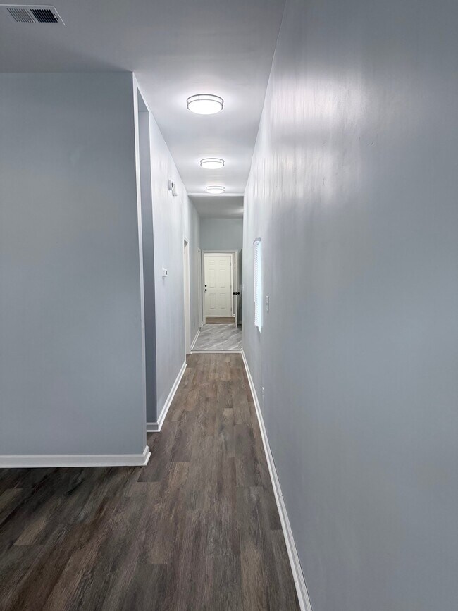 Foto del edificio - 2325 Woodland Ave