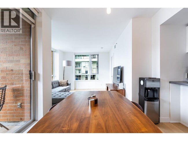 Photo du bâtiment - 788-2788 Richards St
