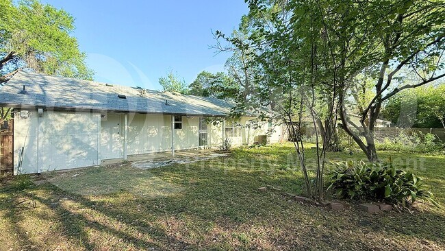 Building Photo - 6218 Brookside Dr