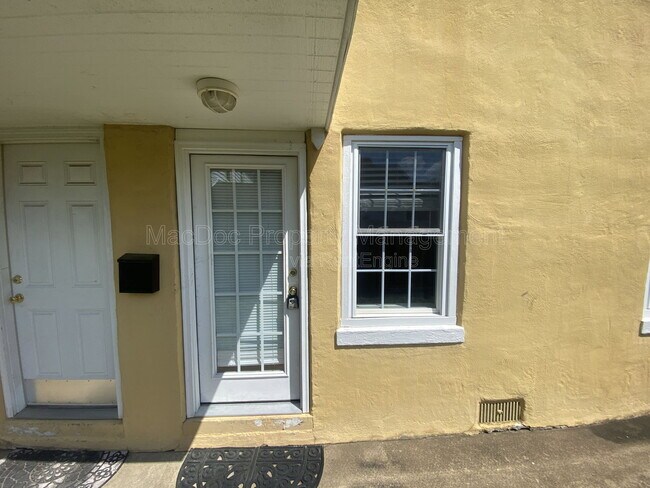 Building Photo - 1115 Winchester St