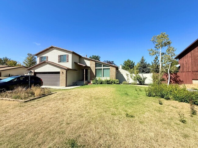 Foto del edificio - Newly Updated 4-Bedroom Home in Sandy!
