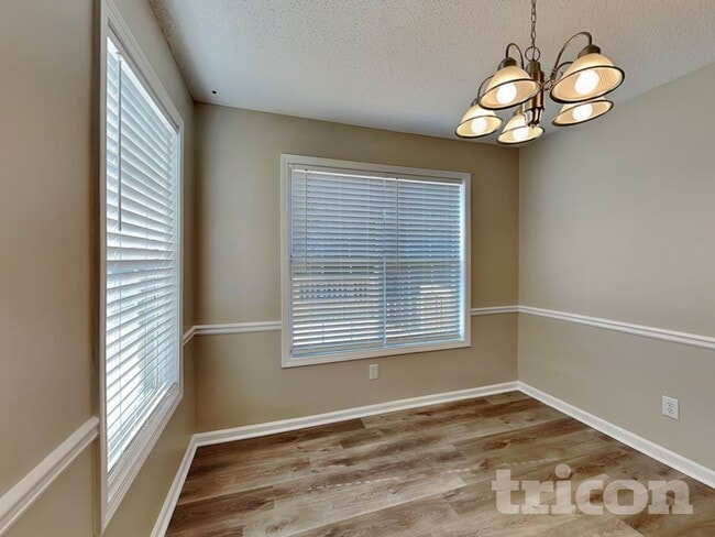 Foto del edificio - 51 Pates Lake Dr