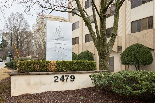 Foto del edificio - 2479 Peachtree Rd NE