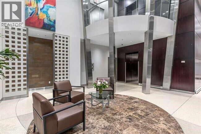 Building Photo - 1408 Strathmore Mews