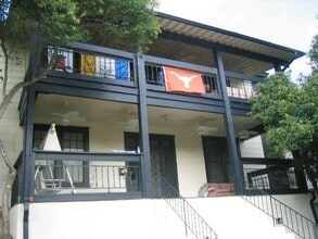 Building Photo - 602 Elmwood Pl
