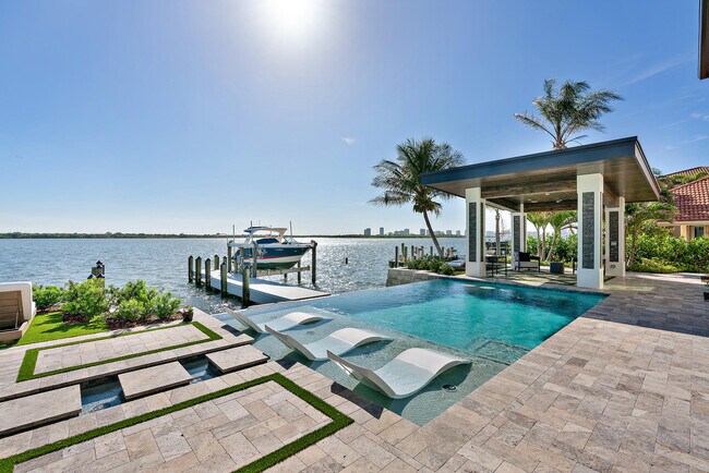 Building Photo - 842 Lakeside Dr