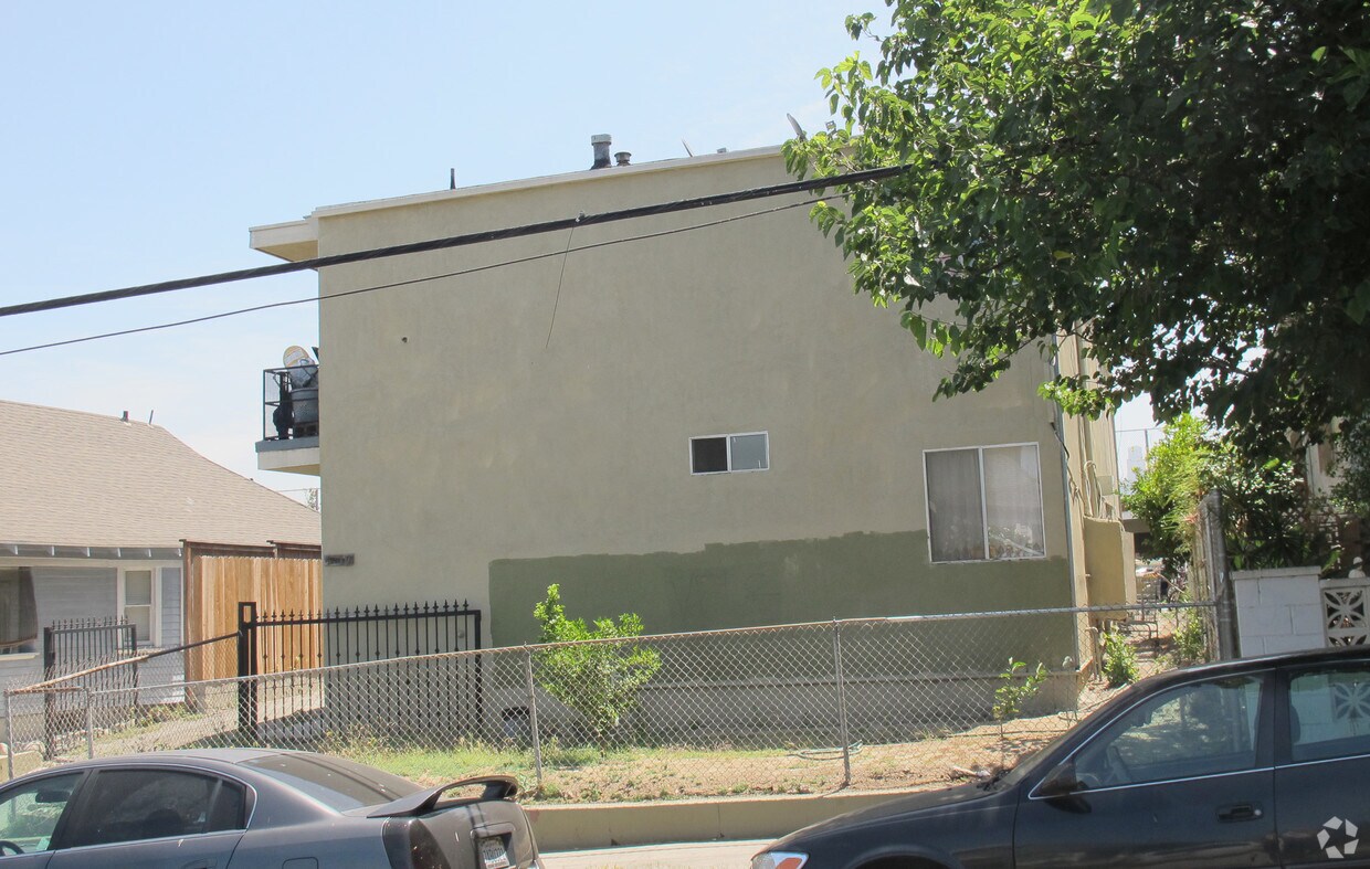 Foto del edificio - 1110 S Kenmore Ave