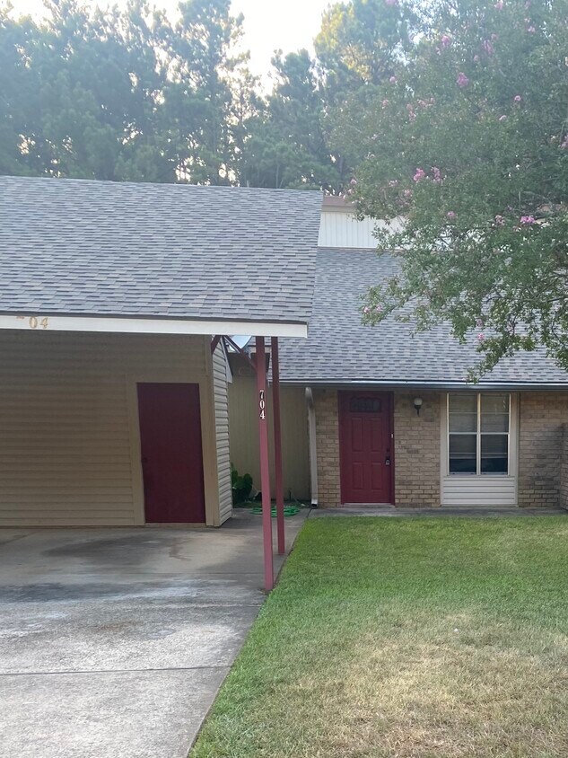 704 Rocky Bayou Dr Unit 704, Pineville, LA 71360 Apartments in