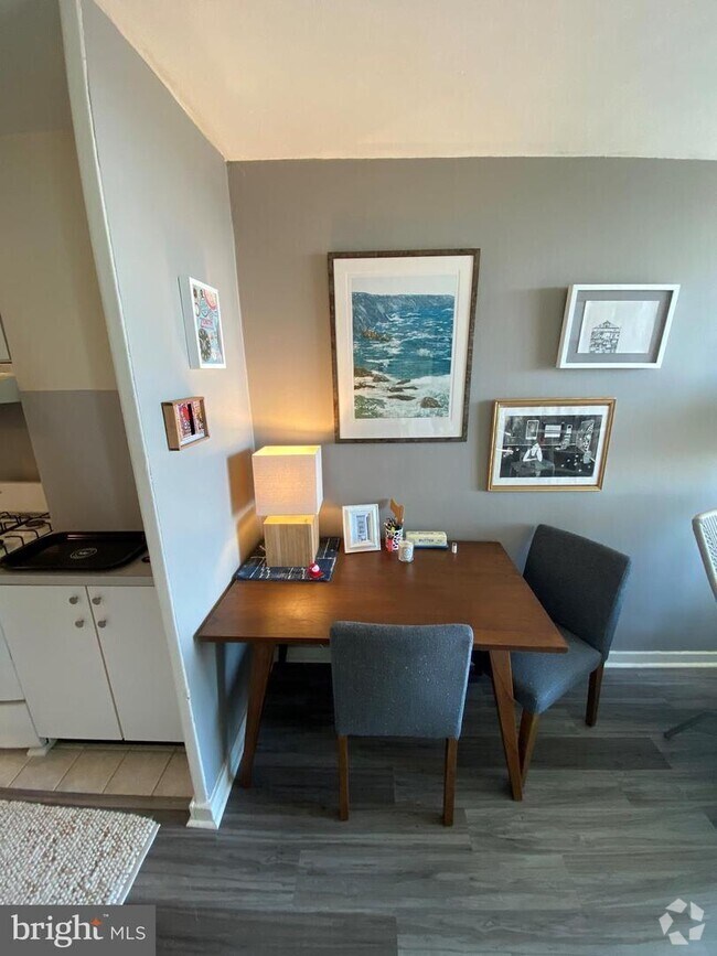 Society Hill Studio Apartments under 1,500 Philadelphia, PA 4