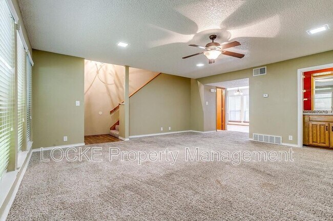 Foto del edificio - 6428 Lago Vista Dr