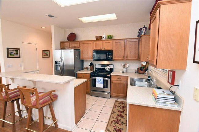 Building Photo - 108 Larkspur Ln