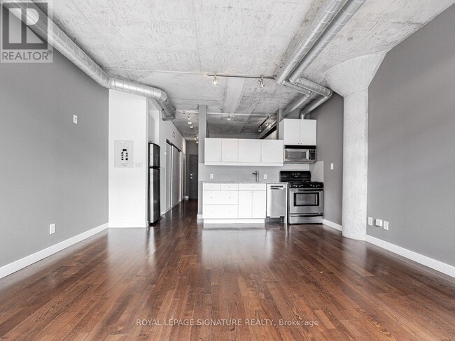 Building Photo - 42 Camden St
