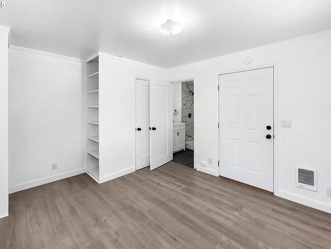 Foto del edificio - 5825 SW Lombard Ave