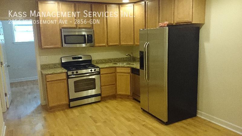 Foto principal - 2856 W Rosemont Ave