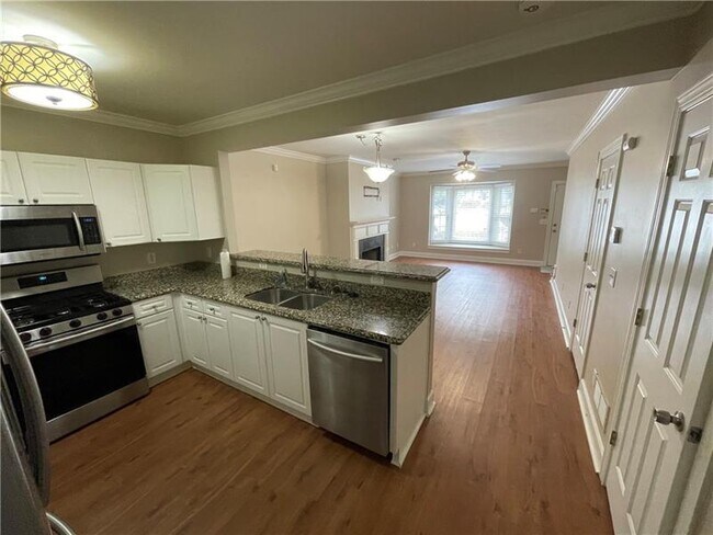 Building Photo - 735 Bellemeade Ave NW
