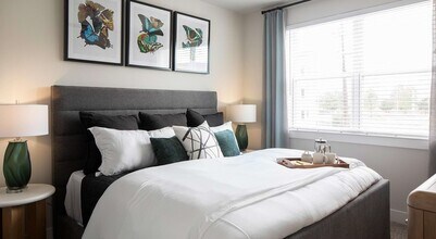 Building Photo - 2425 Bell St