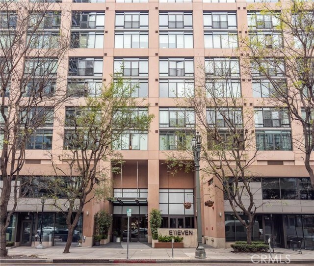 Foto del edificio - 1111 S Grand Ave