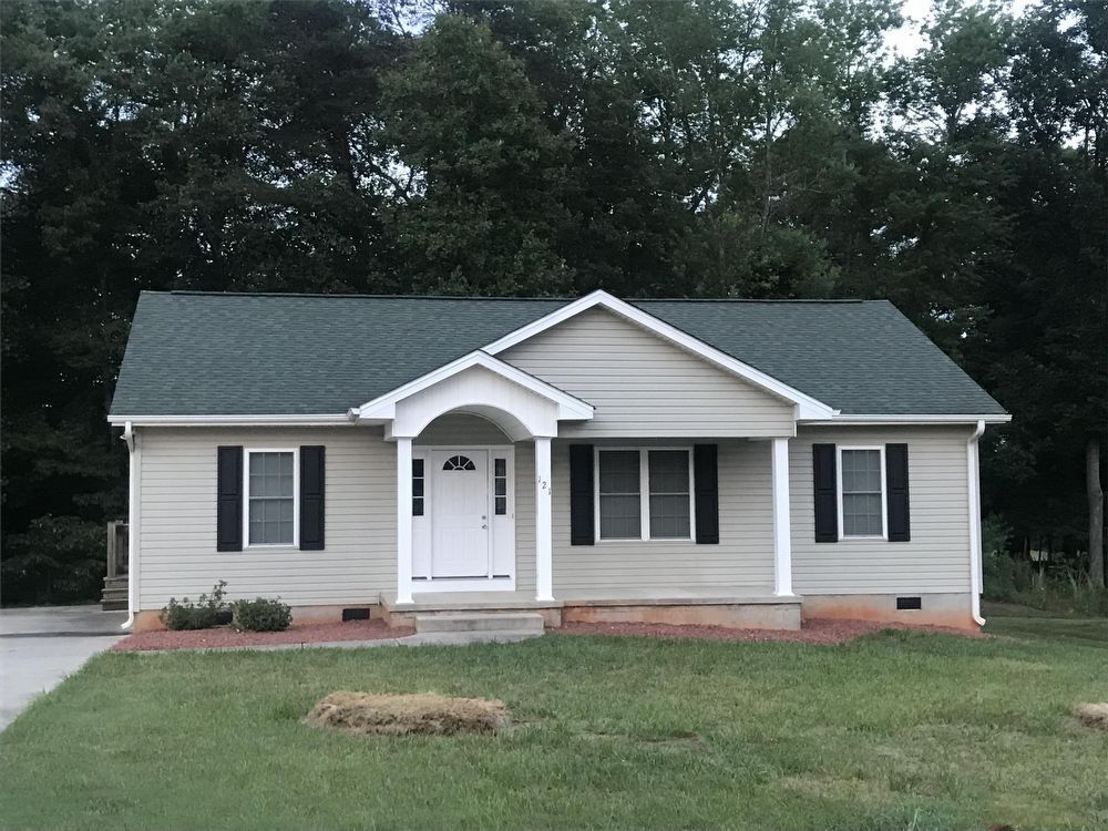 Primary Photo - 121 McCleskey Drive