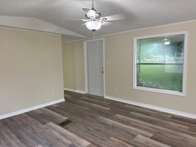 Foto del edificio - 4660 Creek Meadow Trail
