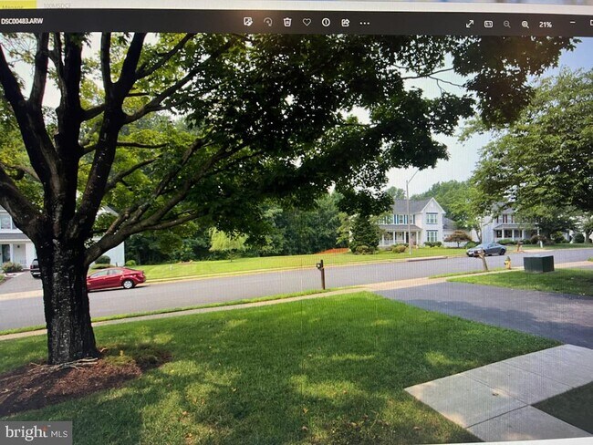 Building Photo - 9233 Matthew Dr