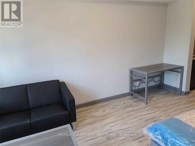 Photo du bâtiment - 77 Leland St