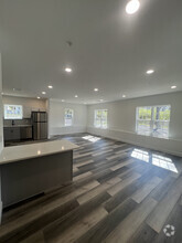 Building Photo - 24 S Elm St