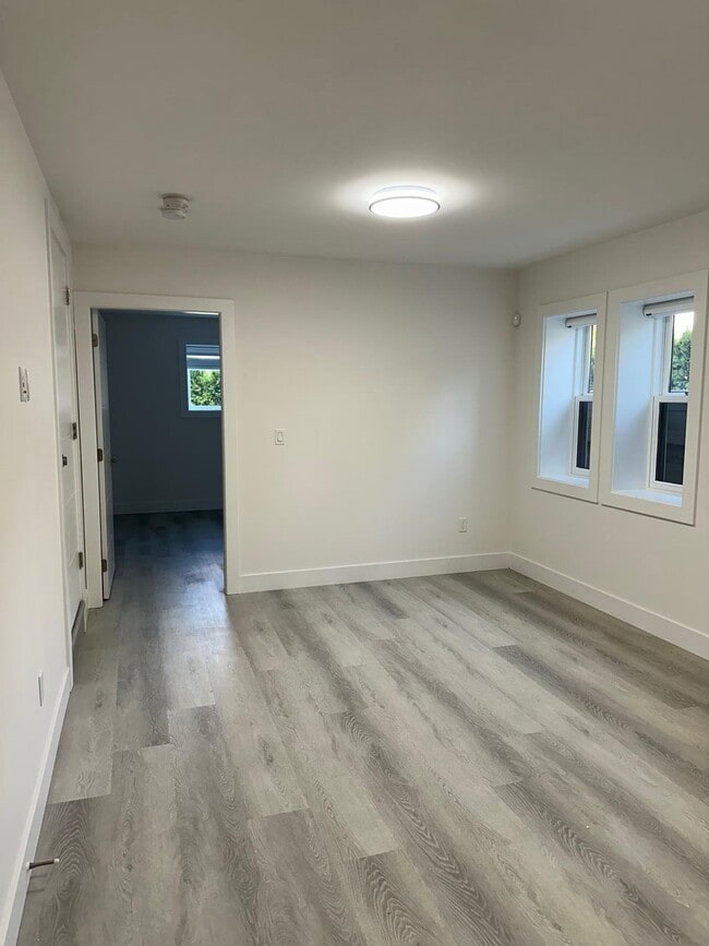 Building Photo - 6985 Canada Wy