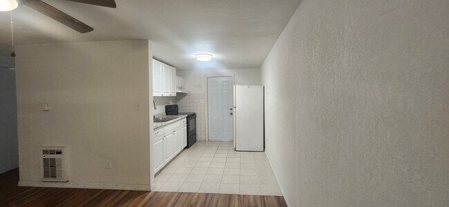 Foto del edificio - 5320 Pine St