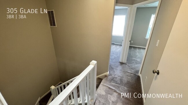 Building Photo - 3 Bed / 2.5 Bath Townhouse (Available 3/10...