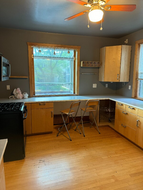 Building Photo - 1300 E Manitoba St