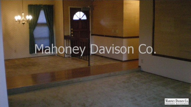 Building Photo - 167 Firethorn Dr