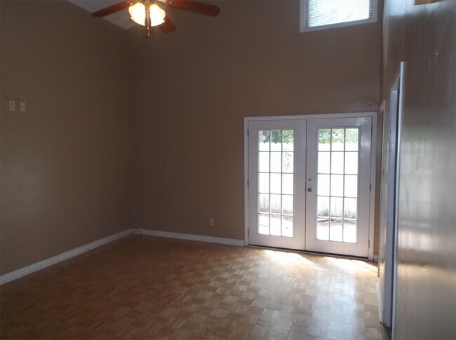 Foto del edificio - 5 Crestwood Cir