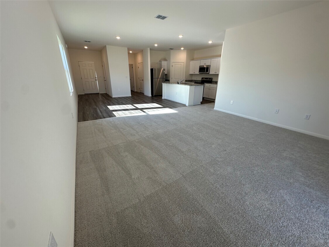 Building Photo - 112 Rother Pl