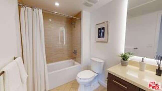 Foto del edificio - 3425 W Olive Ave