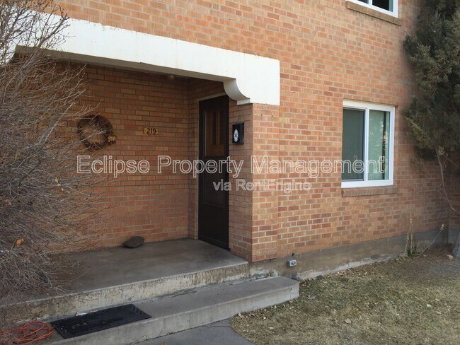 Building Photo - 219 Edison Ave