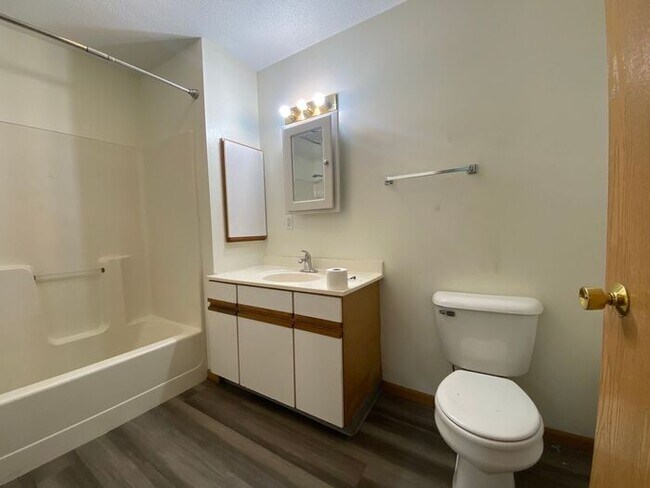 Foto del edificio - $950 | 2 Bedroom, 1 Bathroom Apartment | Pet Friendly* | Available for February 1st, 2026 Move In!*