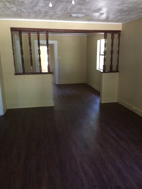 Foto del edificio - 3111 Parkhurst St