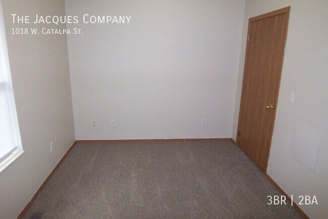 Foto del edificio - 1018 W Catalpa St