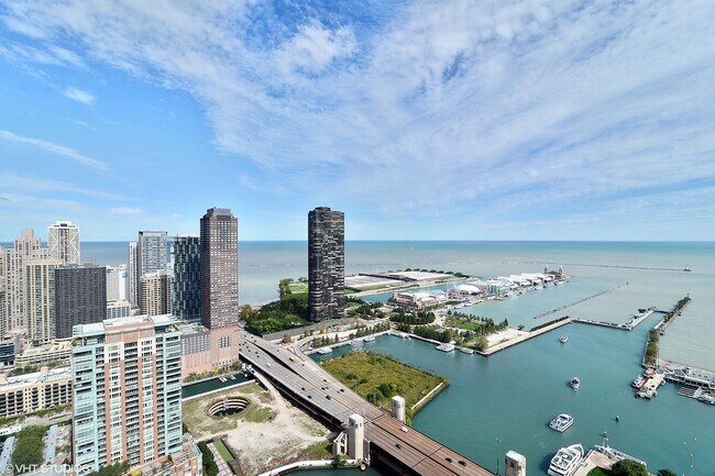 Building Photo - 420 E Waterside Dr