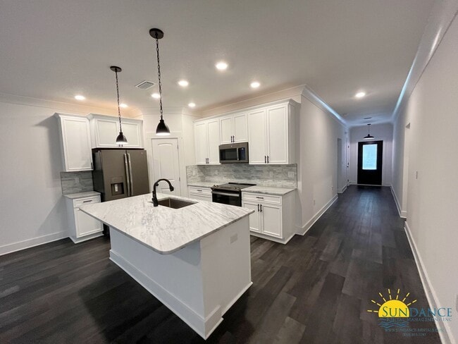 Building Photo - Stunning 4 bedroom Home in Niceville!
