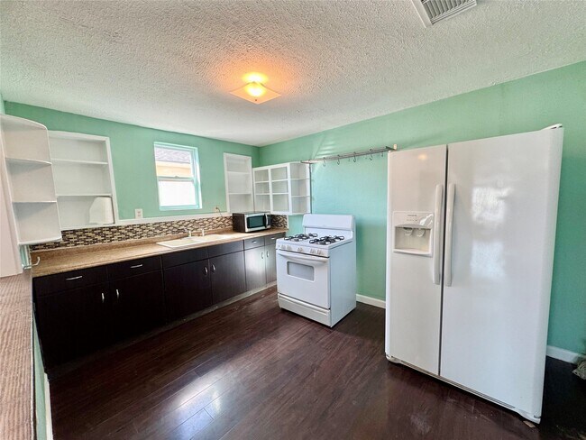 Foto del edificio - 3714 Avenue S 1/2