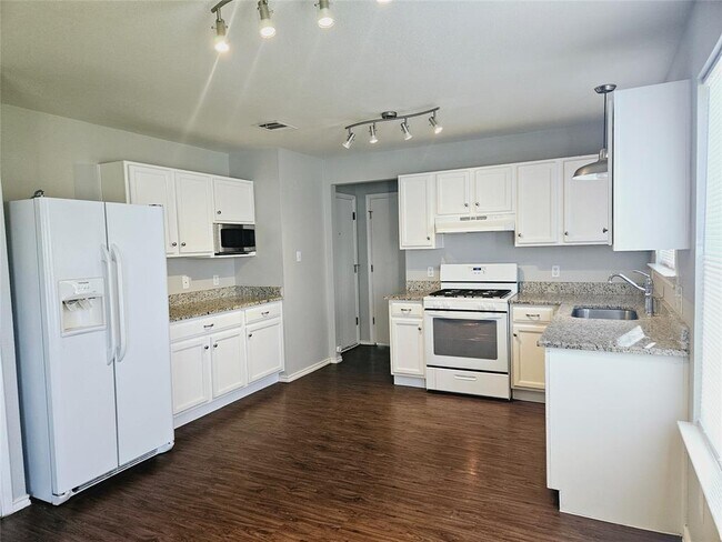 Foto del edificio - 650 Goldenrod St