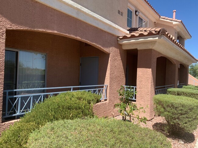 Foto del edificio - 424 Pine Haven St