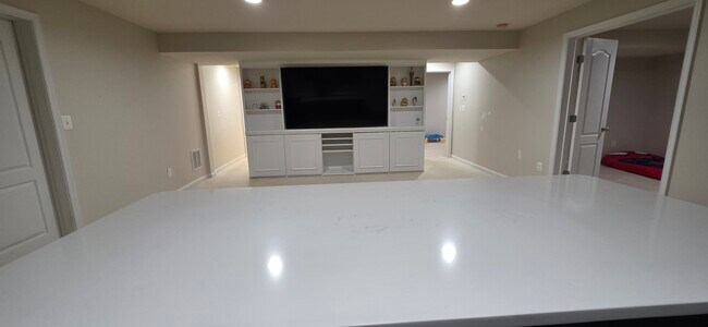 Foto del edificio - 15401 Ewells Mill Way