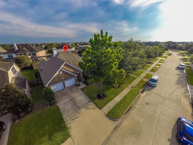 Foto del edificio - 8847 Distant Woods Dr