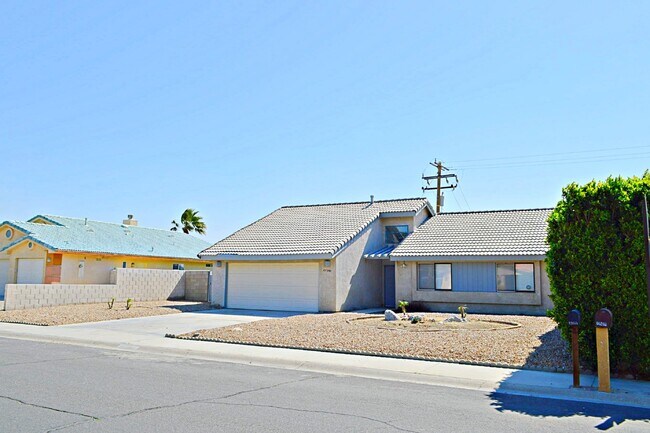 Building Photo - Fully renovated 3-Bedroom House with Firep...