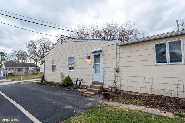 Building Photo - 2597 Carrell Ln