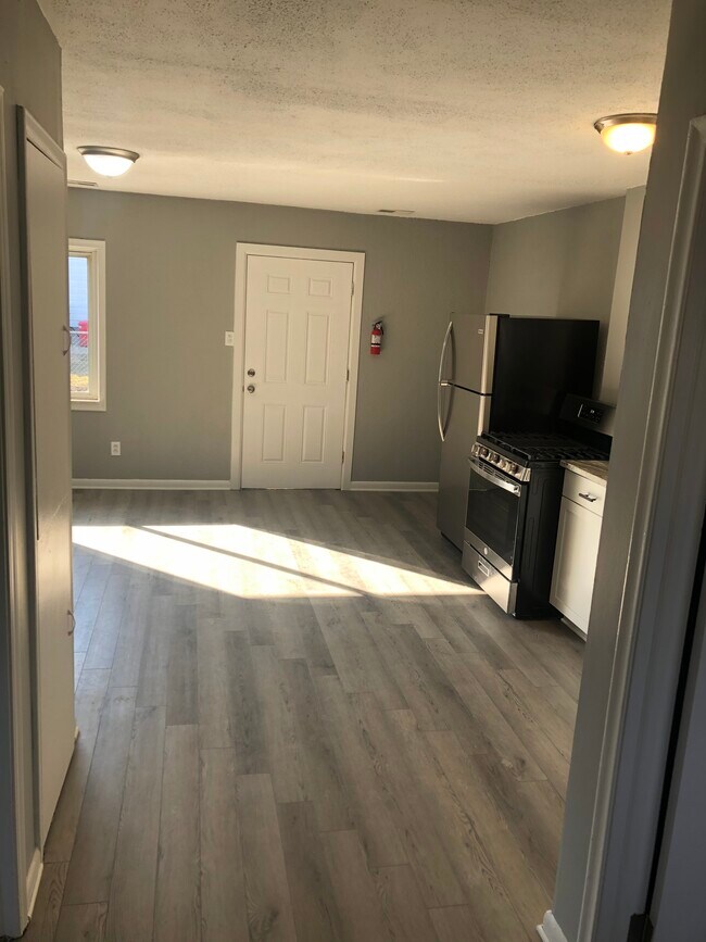 1010 Orange St, Wyandotte, MI 48192 Townhouse for Rent in Wyandotte